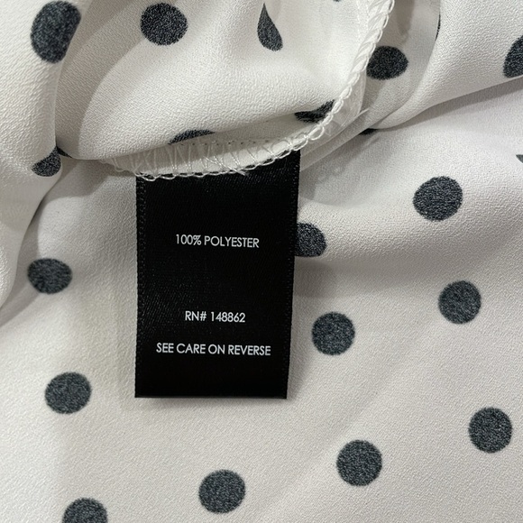 NWOT Torrid Harper Short Sleeve Blouse Size 1X White Black Polka Dots V Neck - Picture 9 of 13
